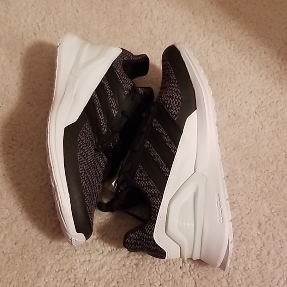 Adidas shoes - Picture 2 of 7